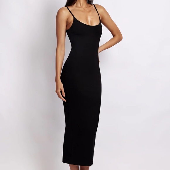 Alexis ribbed black midi dress from meshki - Picture 4 of 4